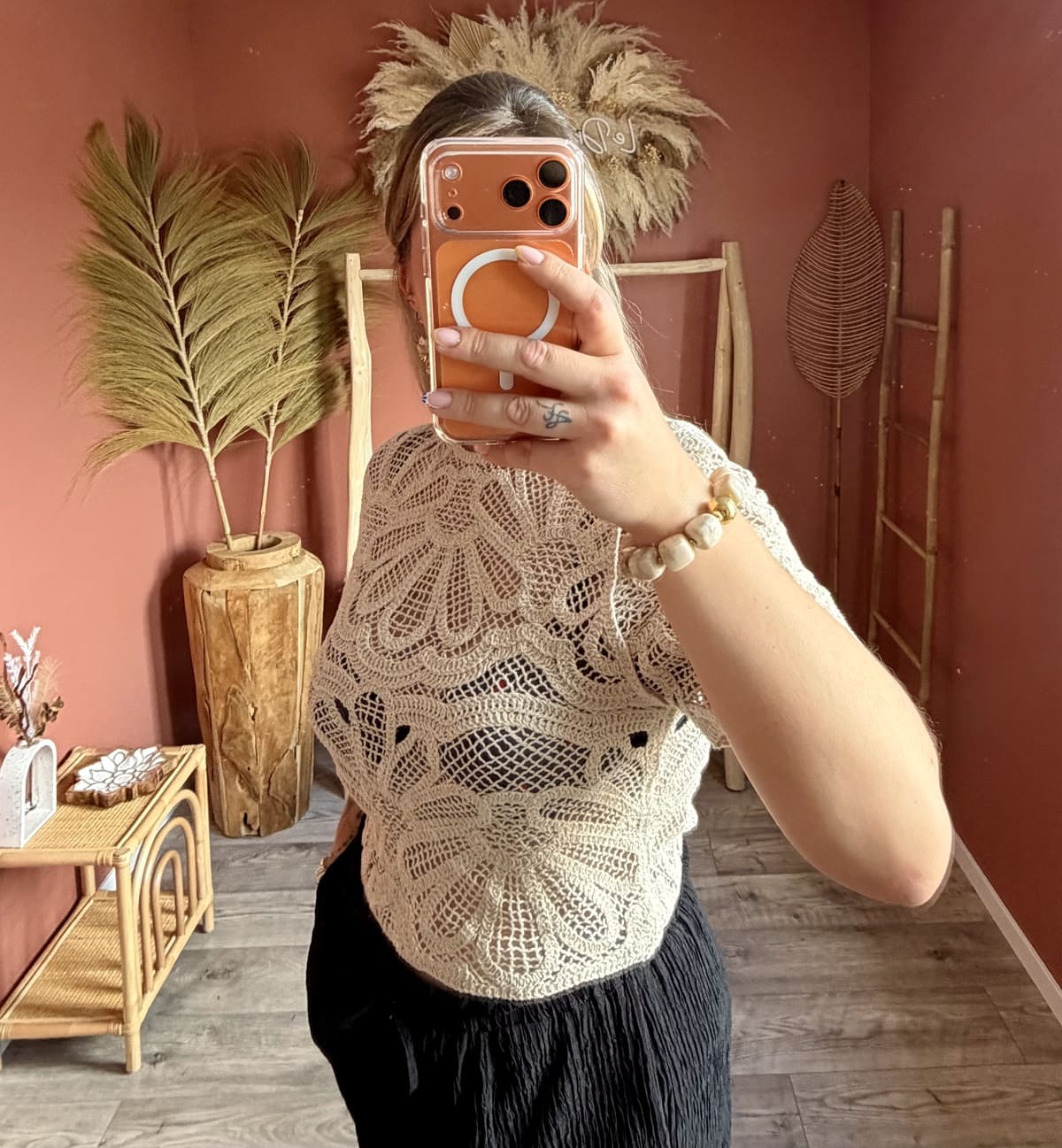Top en crochet beige – Image 2