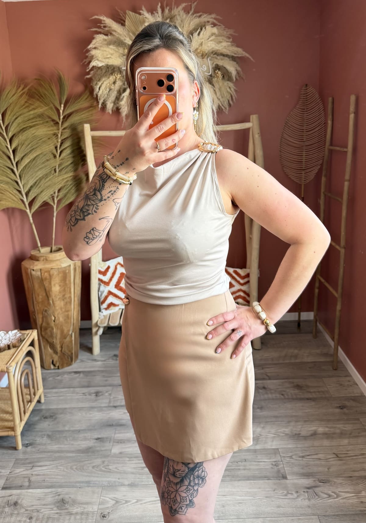 Mini Jupe/Short Portefeuille Beige Boutonnée – Image 2