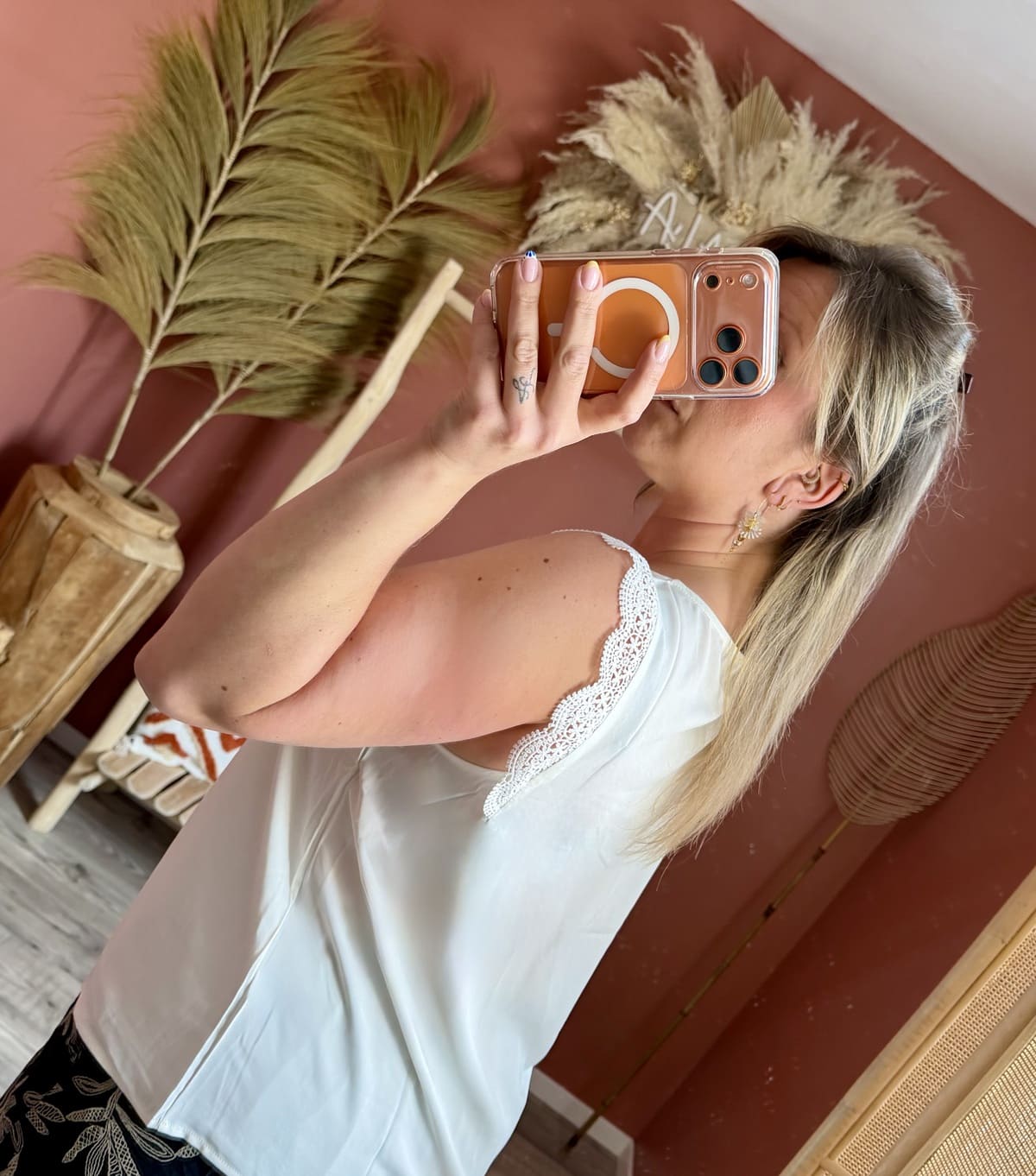 Top Blanc Sans Manches Guipure – Image 2