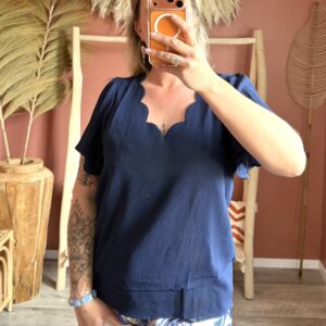 Blouse bleu marine col festonné à manches courtes en gaze de coton — Le Dress BY L.A