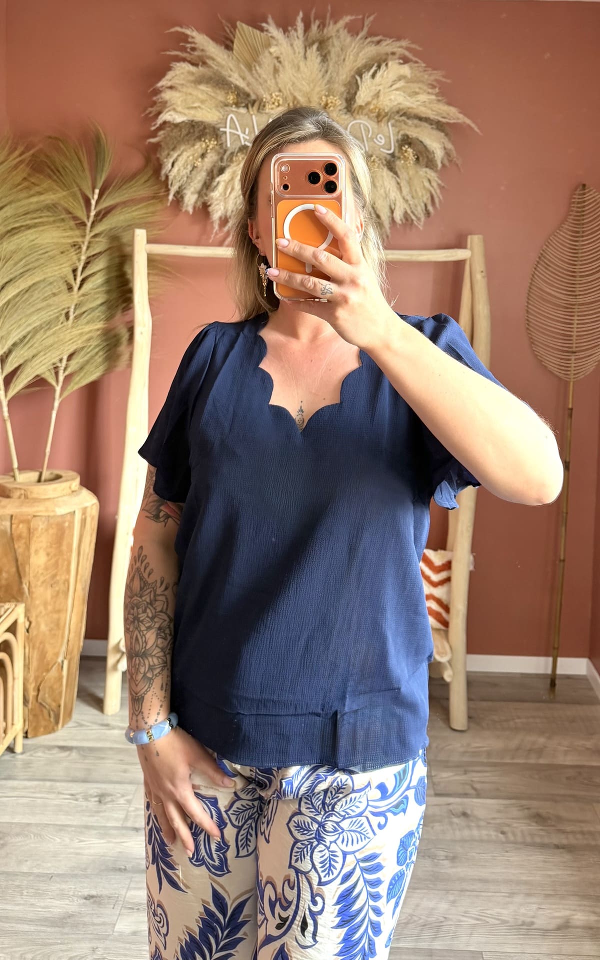 Blouse bleu marine col festonné à manches courtes en gaze de coton — Le Dress BY L.A