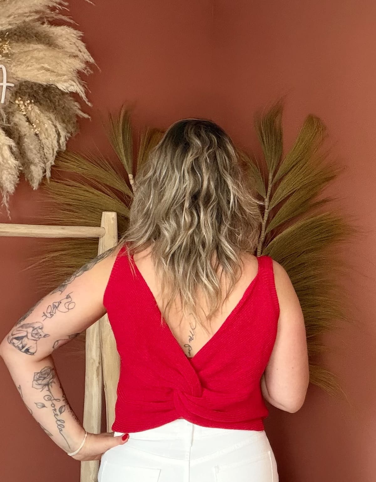 Top Torsadé Rouge en Maille – Image 3