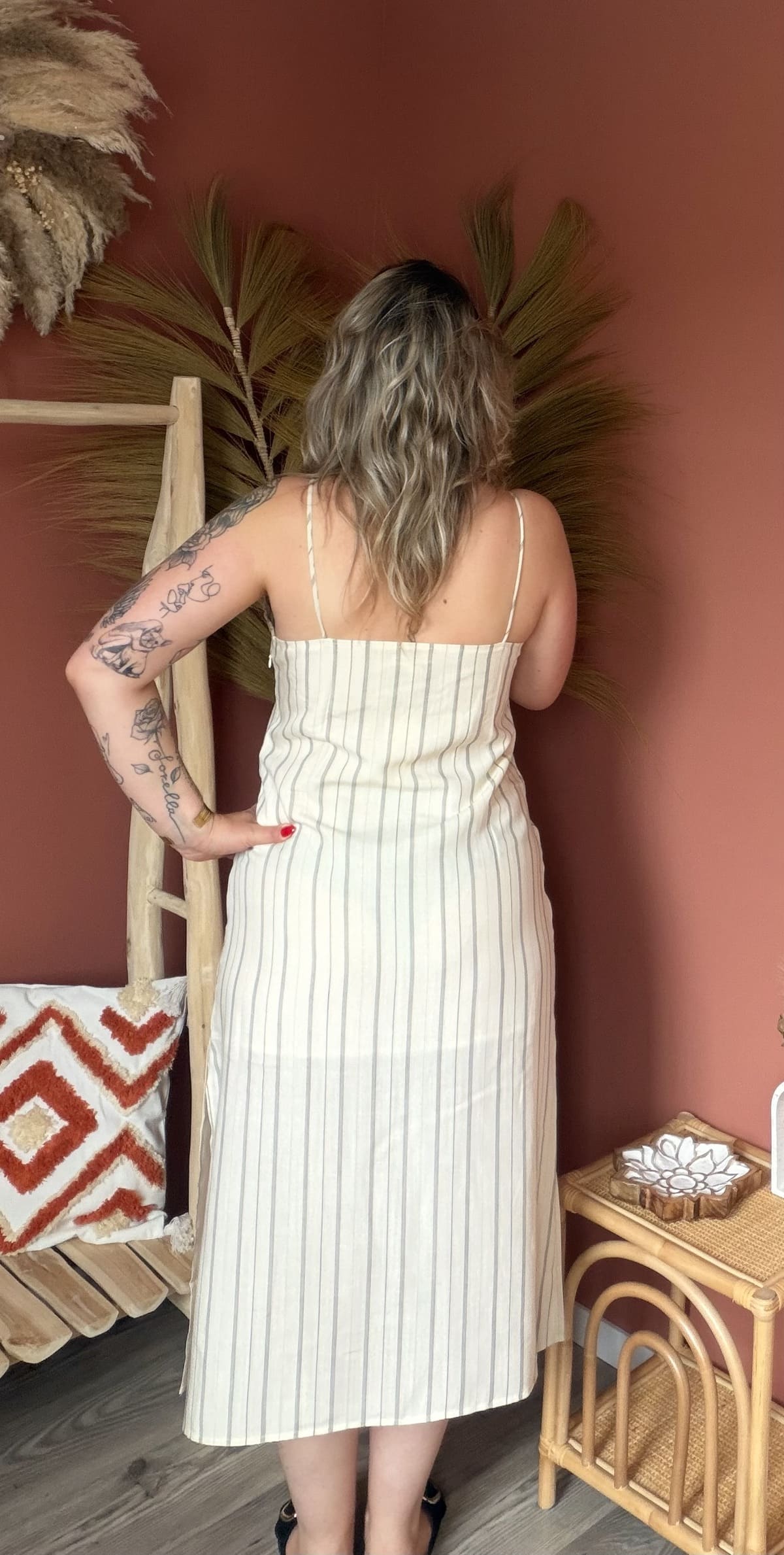 Robe Longue Rayée à Bretelles Fines – Image 4